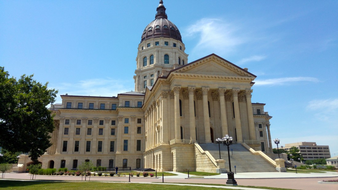 Capitol-building-Topeka-Kansas.jpg